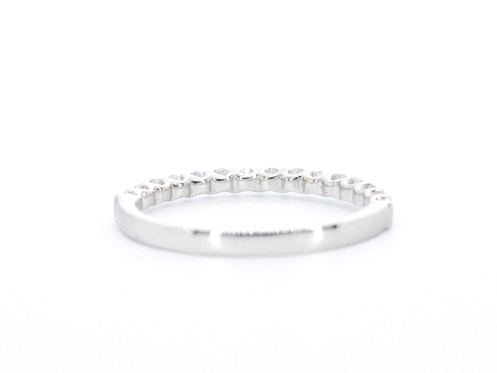 Witgouden rijring bezet met briljant geslepen diamanten 1036-5