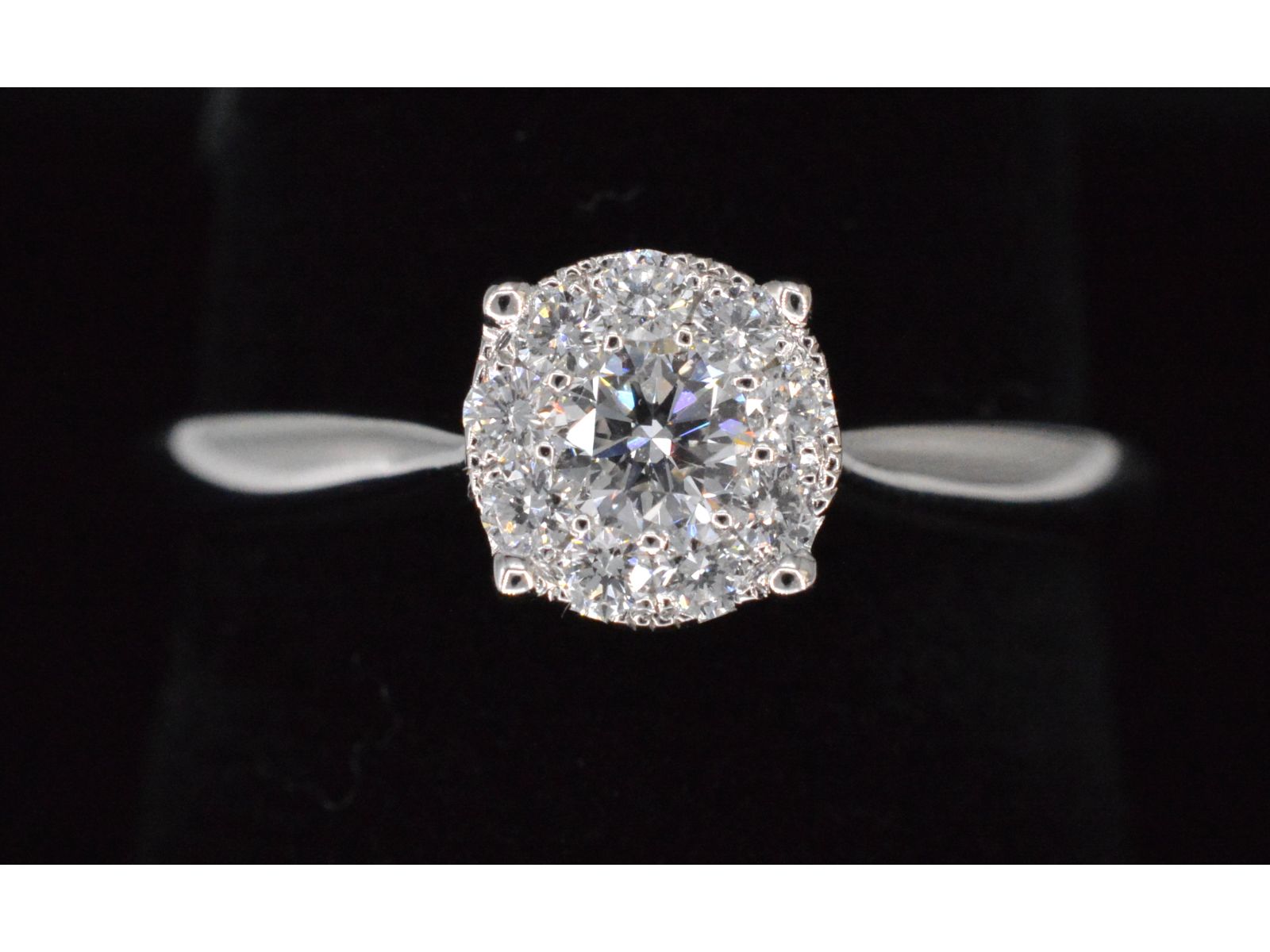 Witgouden ring met 0.50 carat diamant