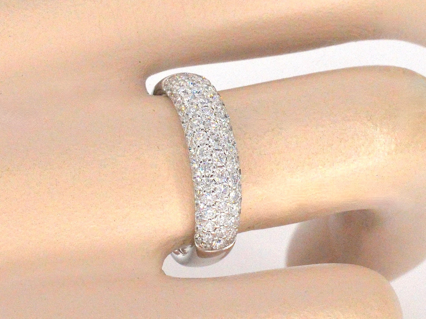 White gold pave ring with 0.90 carat diamonds