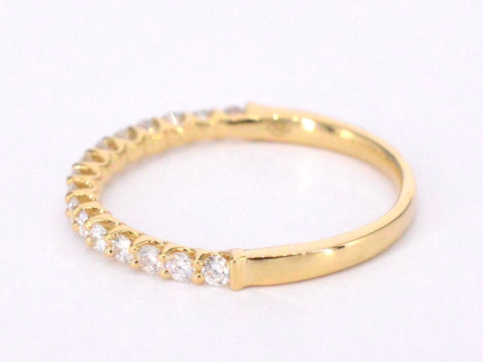 Gouden rijring bezet met briljant geslepen diamanten 1054-11