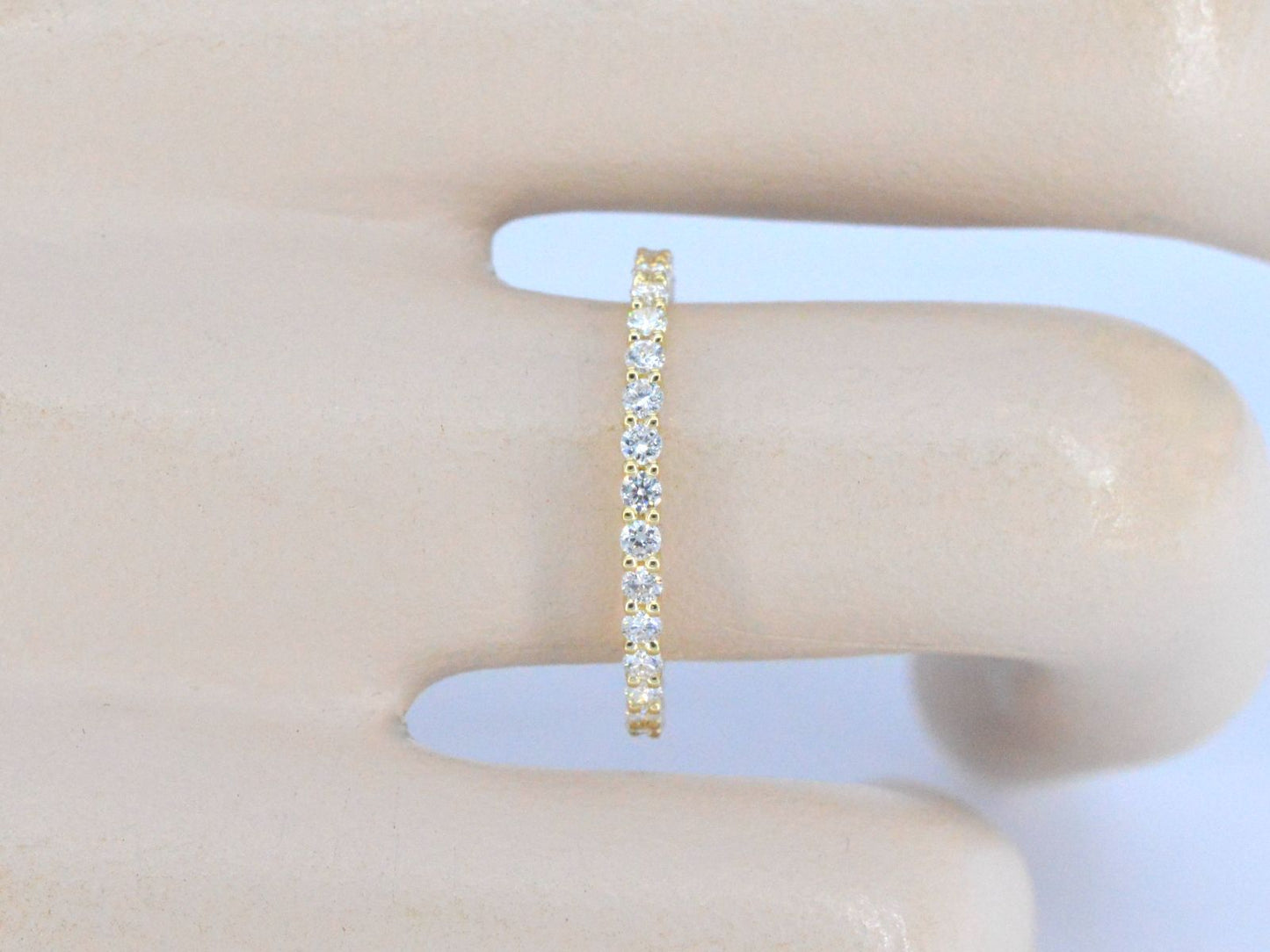 Gouden alliance ring met briljant geslepen diamant