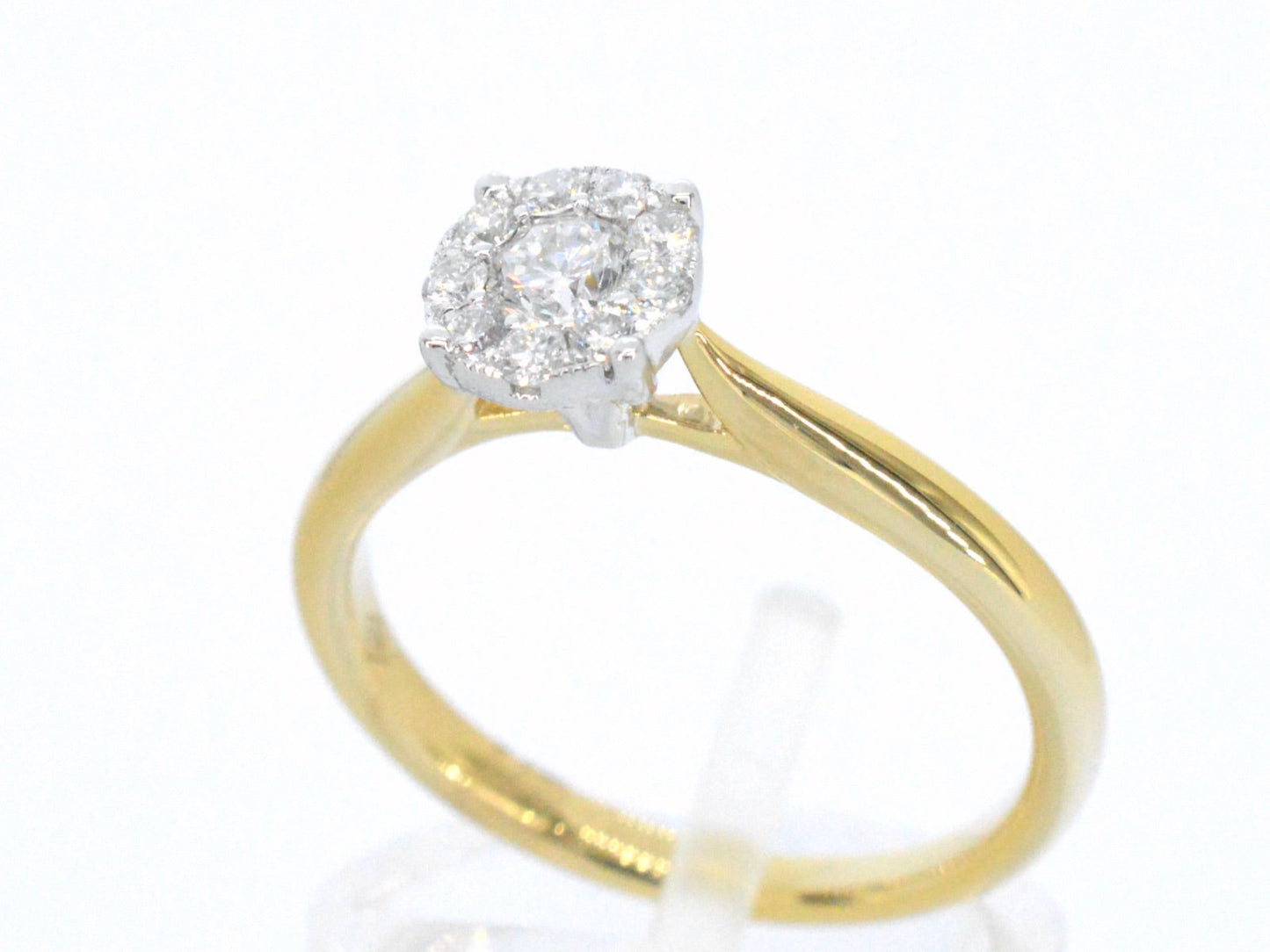 Gold ring with 0.50 carat diamond