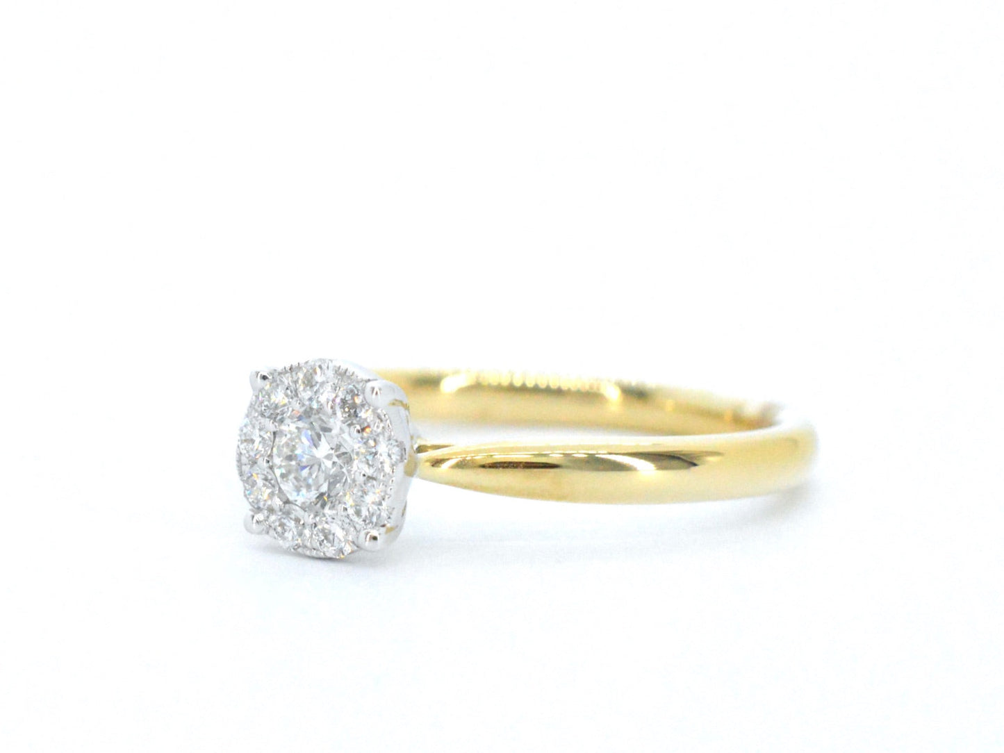 Gold ring with 0.50 carat diamond