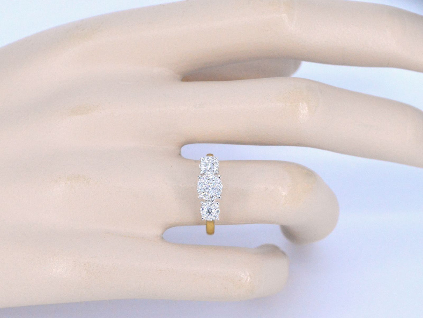 Gold ring with three diamond chatons 0.75 carat