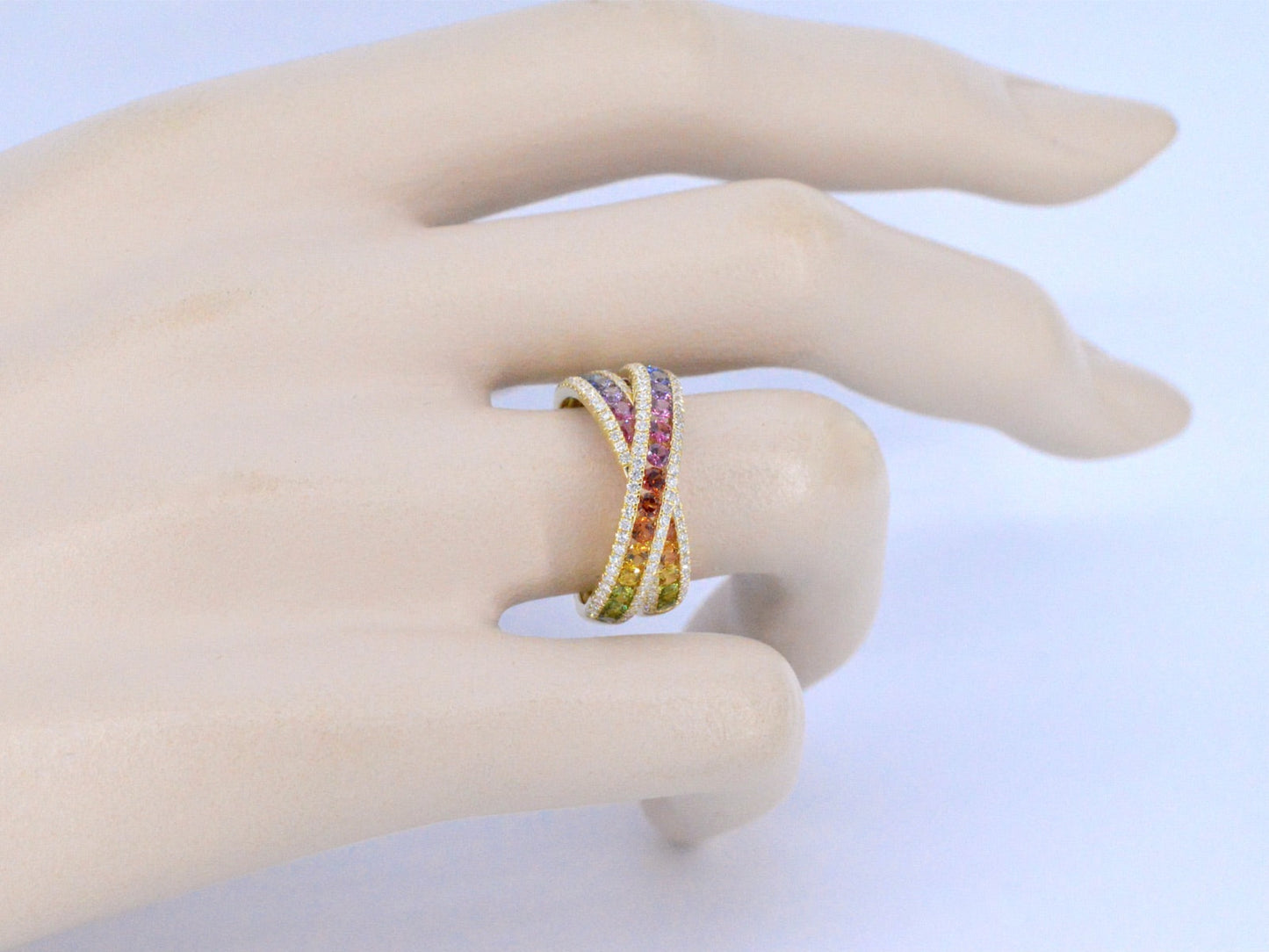 Gold ring with diamonds and multicoloured sapphires