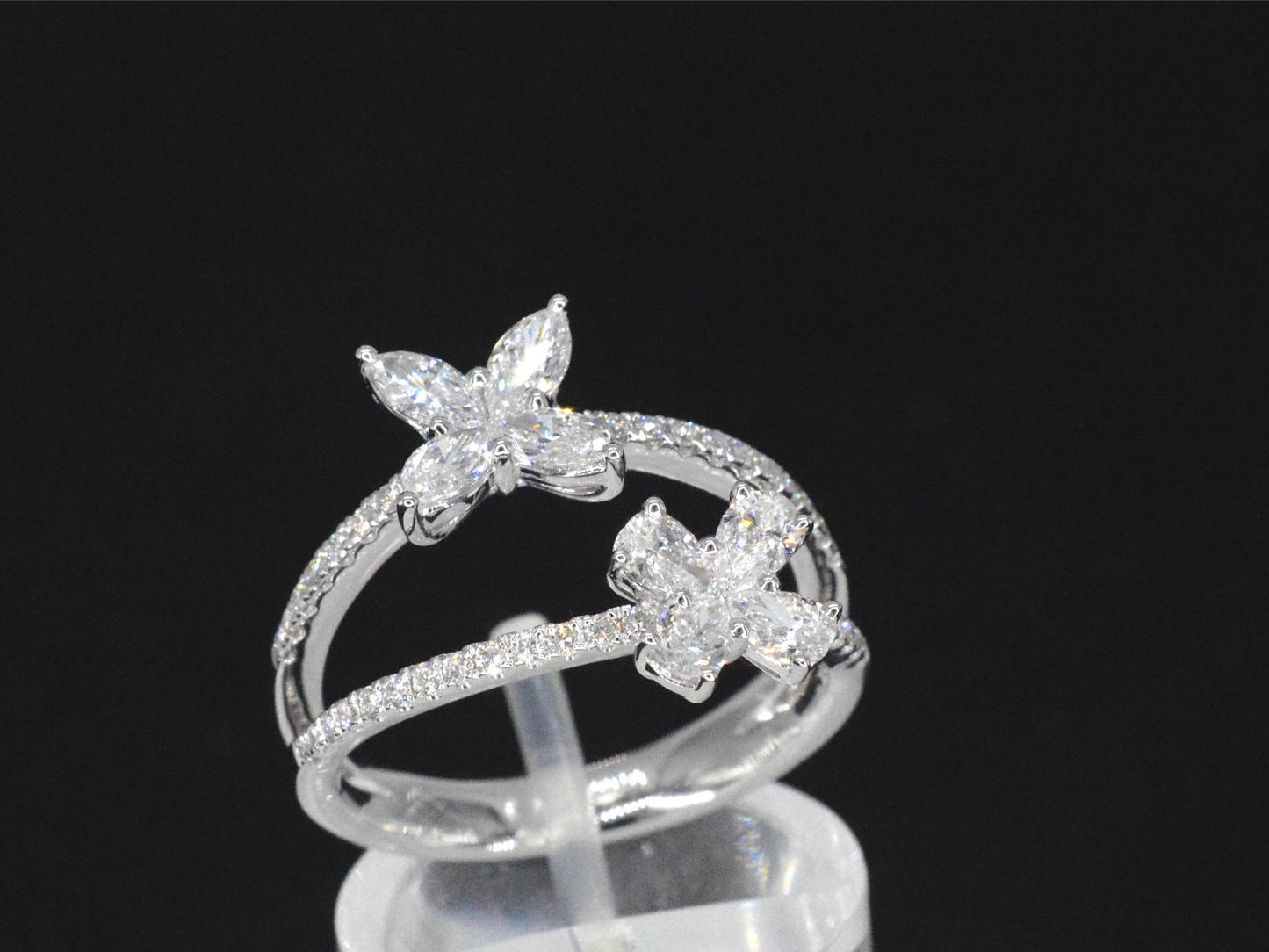 White gold ring with 1.30 carat diamonds