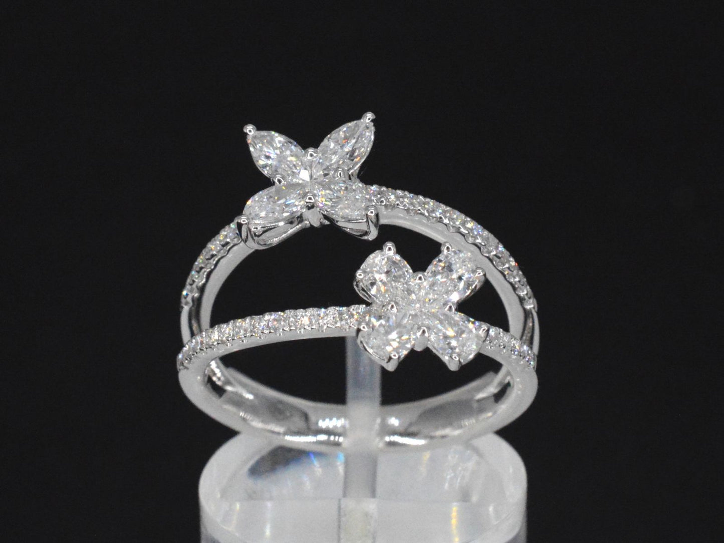 White gold ring with 1.30 carat diamonds
