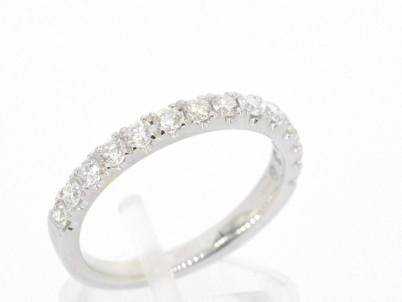 Witgouden rijring met diamanten 1077-2