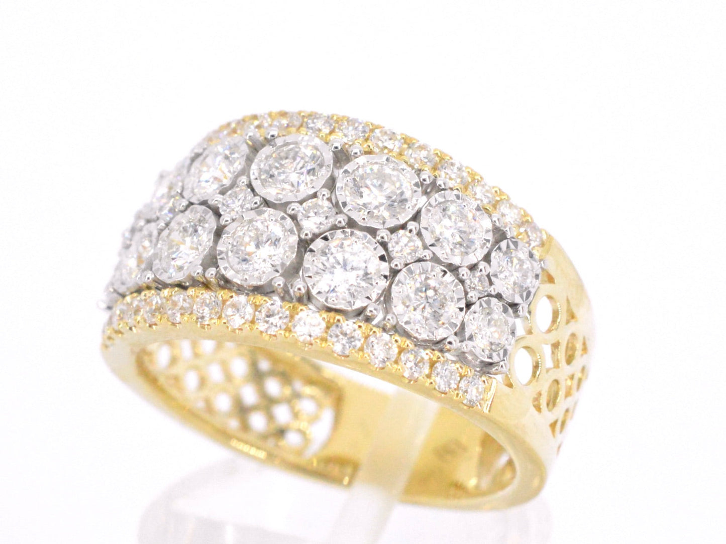 Gold paving with diamonds