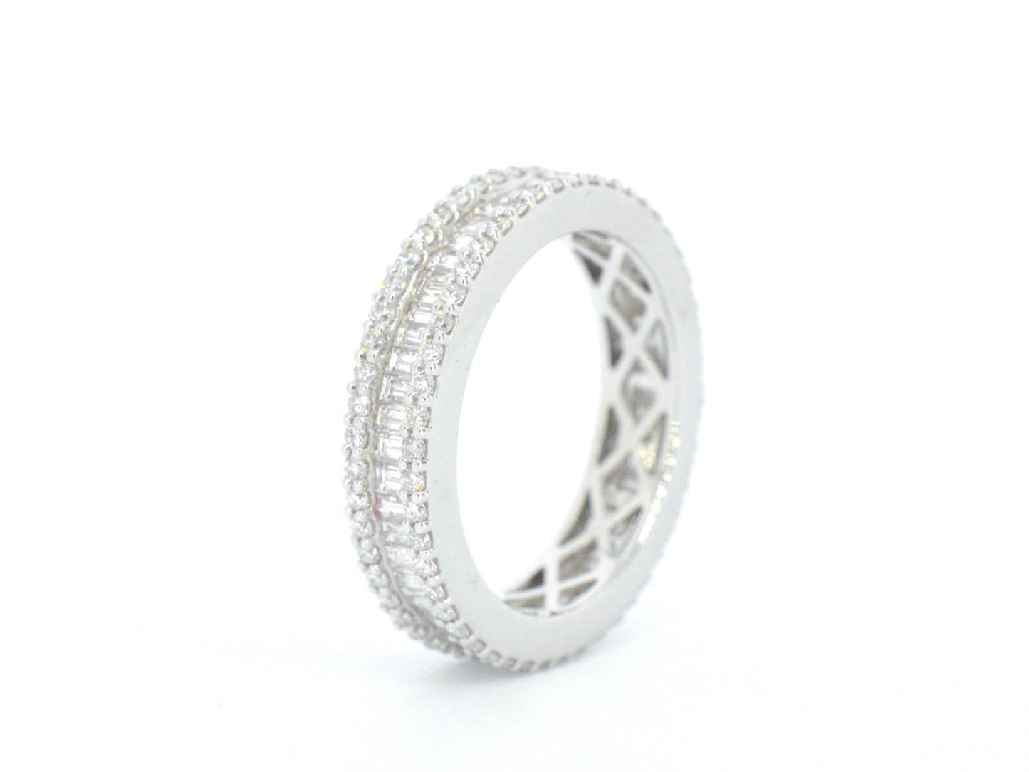 Witgouden ring met briljant en baguette diamanten