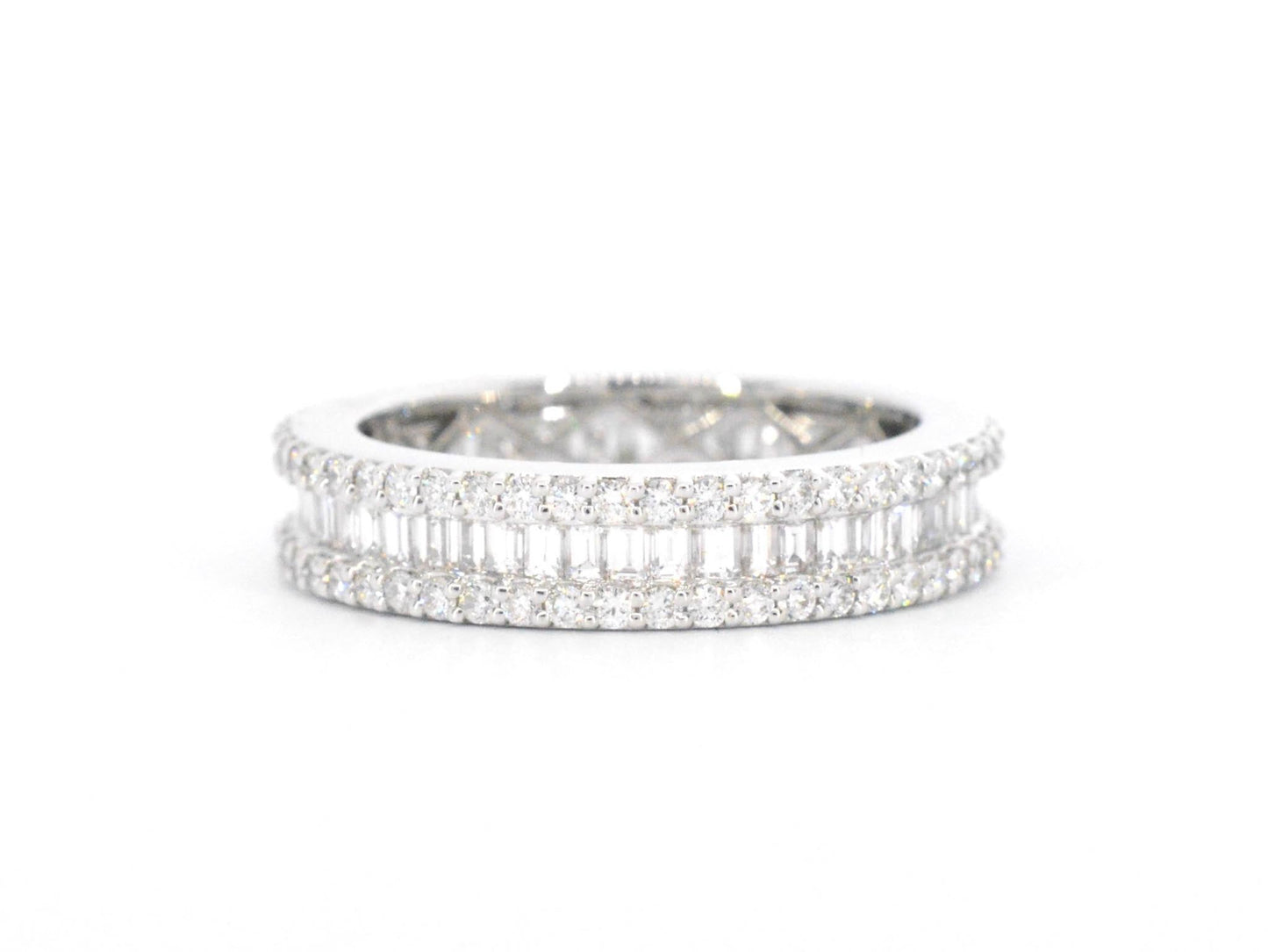 Witgouden ring met briljant en baguette diamanten