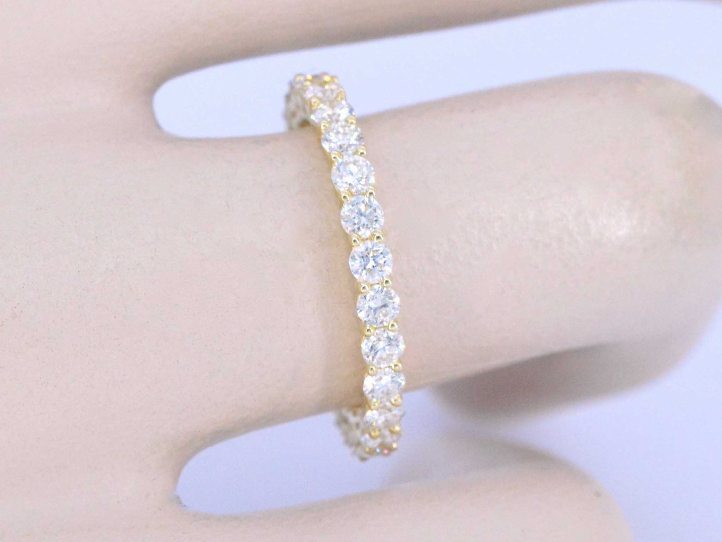 Gouden alliance ring met briljant geslepen diamant