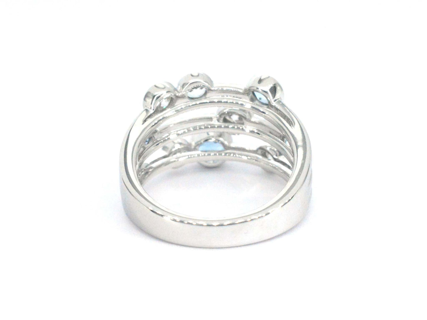 White gold design ring with aquamarine and diamond