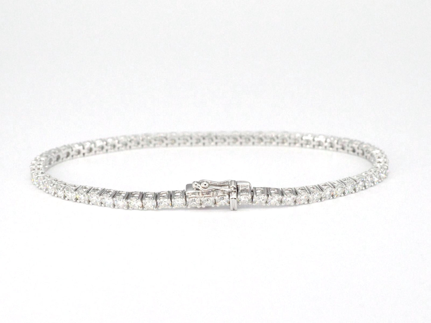 White gold tennis bracelet with 5.00 carat natural brilliant-cut diamonds
