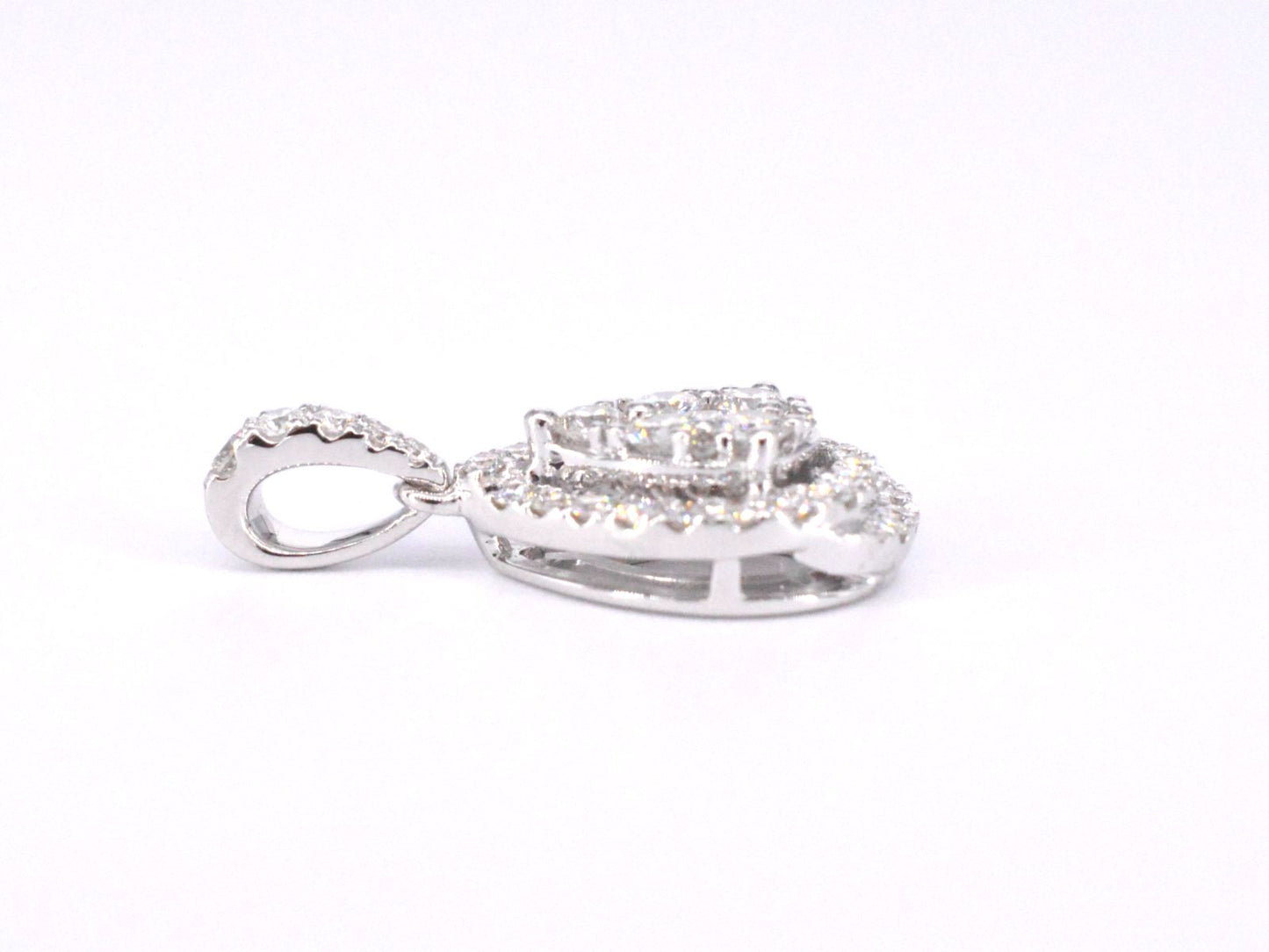 Witgouden hanger met diamanten pear shape
