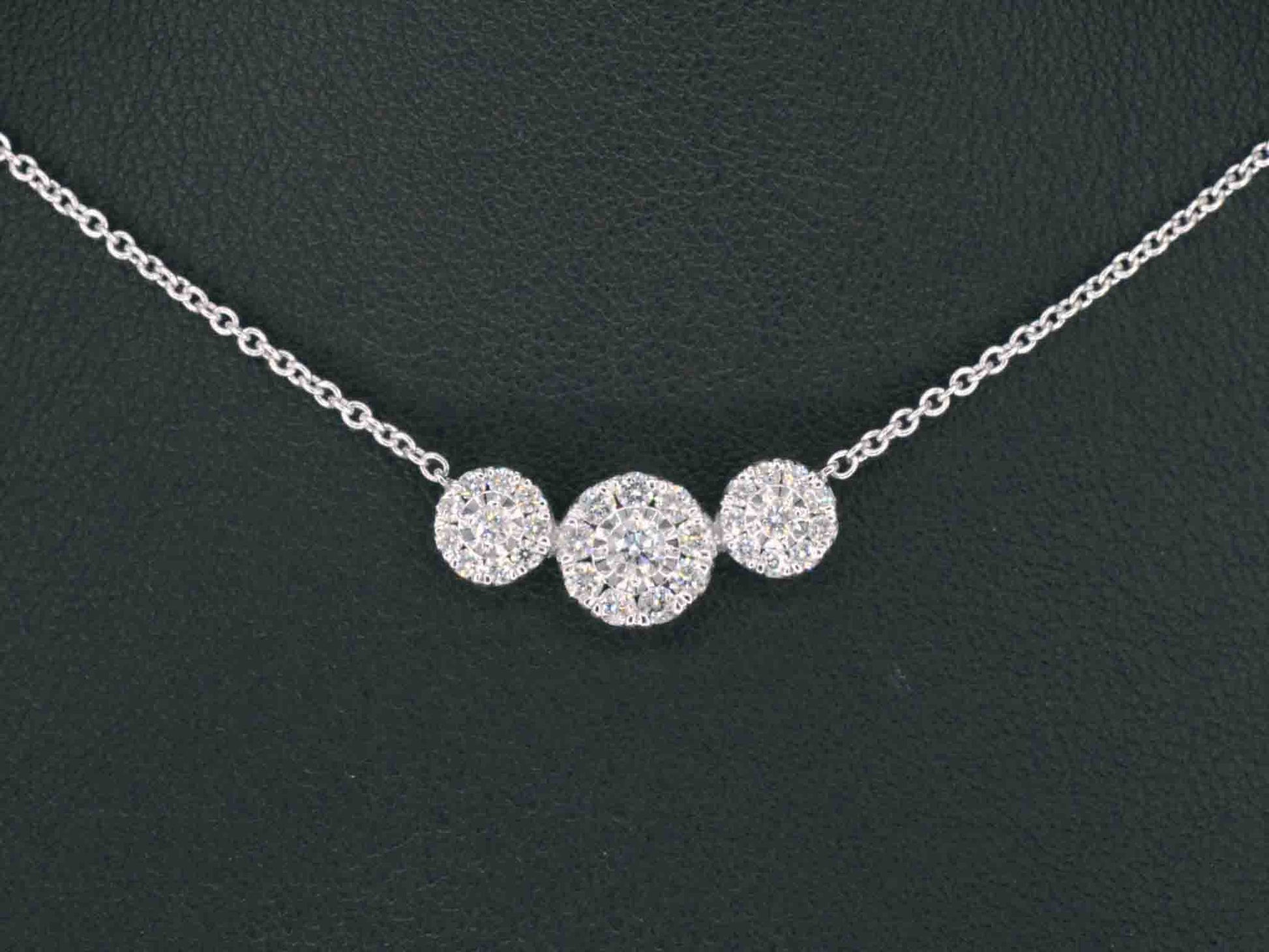 Witgouden ketting met briljant geslepen diamanten