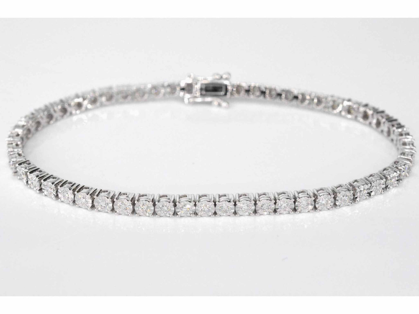 Witgouden tennisarmband met diamanten