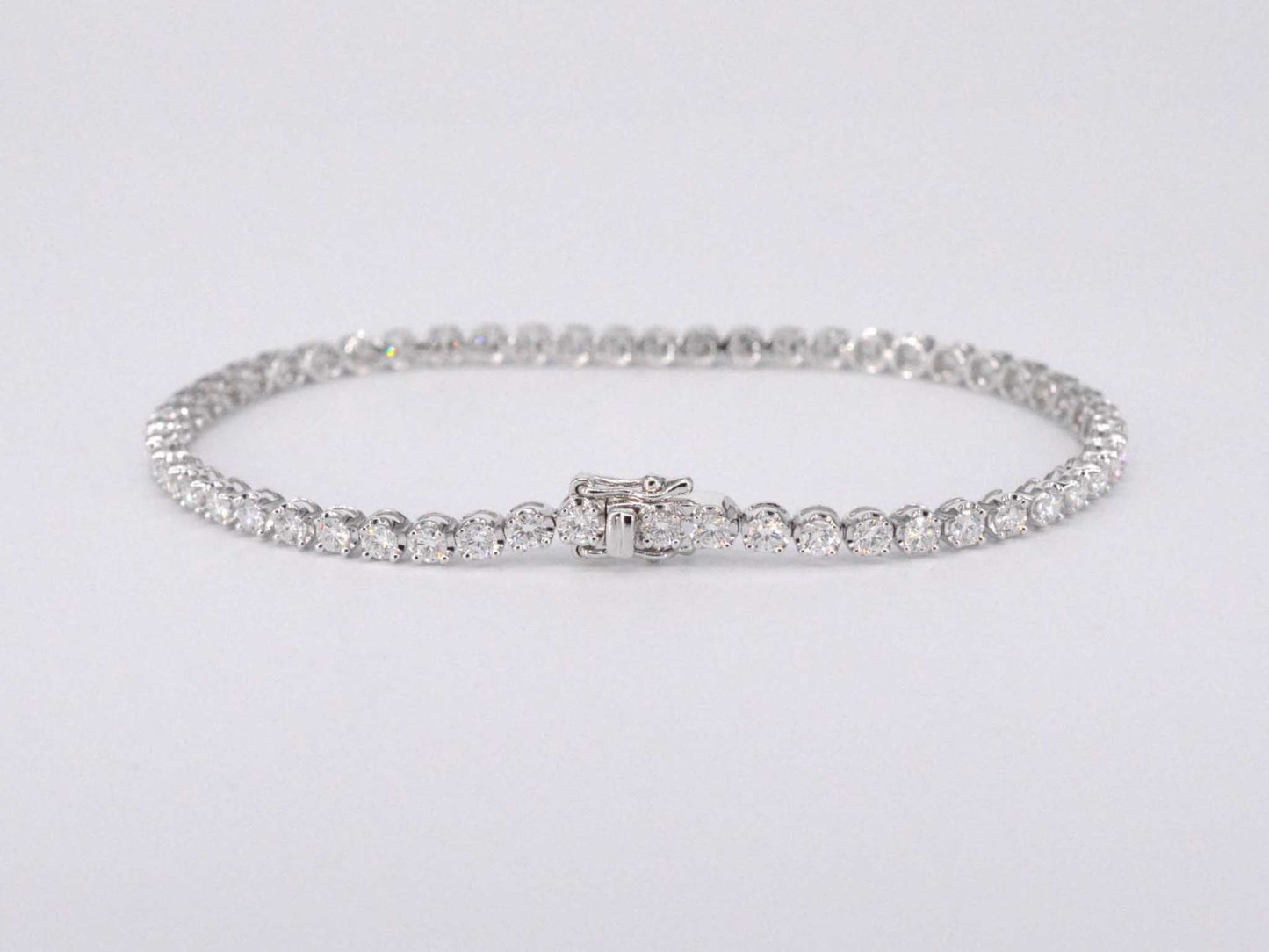 Tennis bracelet with 3.00 carat diamonds