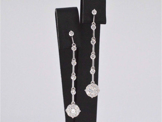 Witgouden oorhangers met diamanten