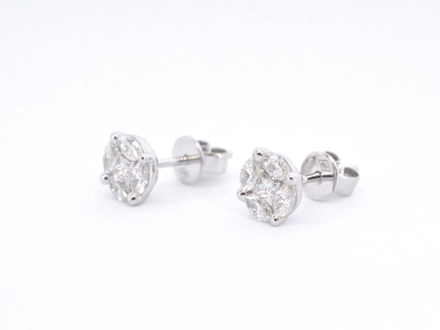 Earrings with diamonds, very nicely set
