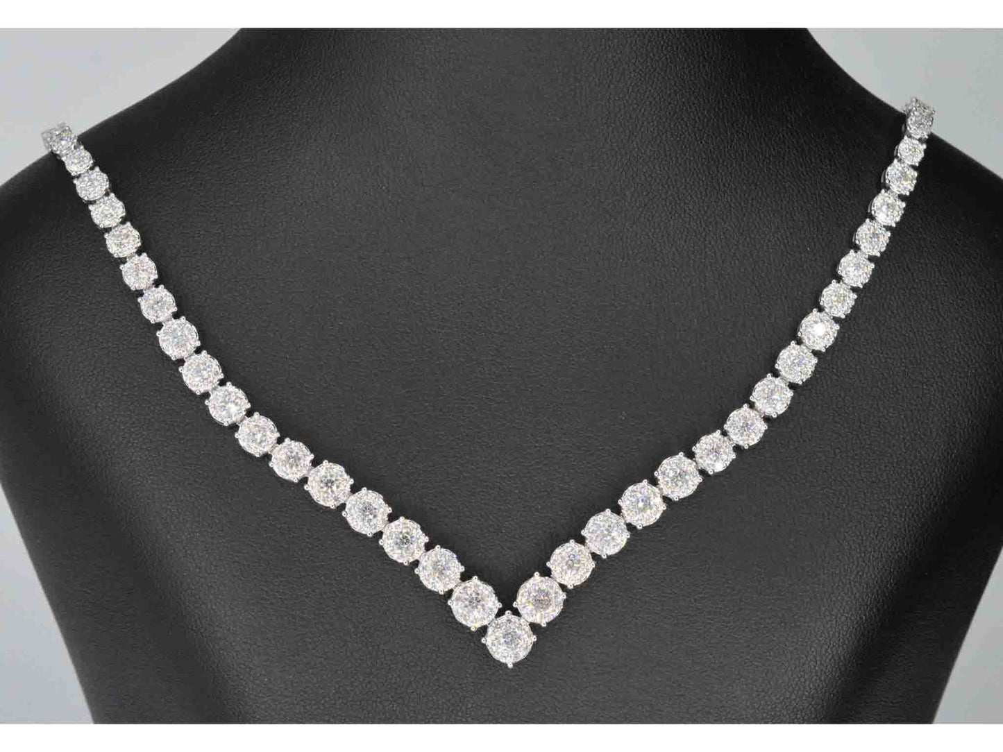Diamanten collier met 850 briljant geslepen diamanten 8.00 carat