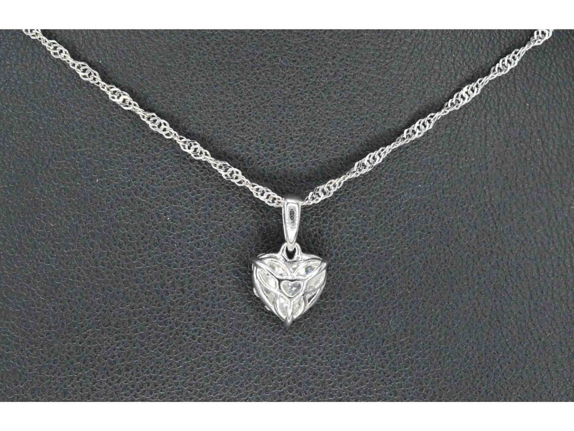 Witgouden hartvormige hanger met diamanten 1170-3