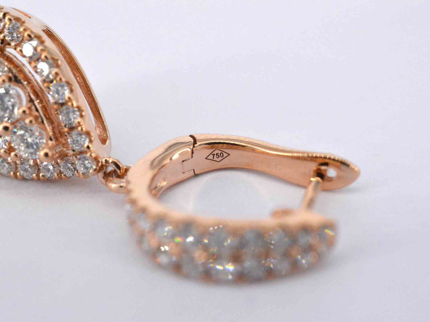 Rose gold teardrop earrings with brilliant-cut diamonds
