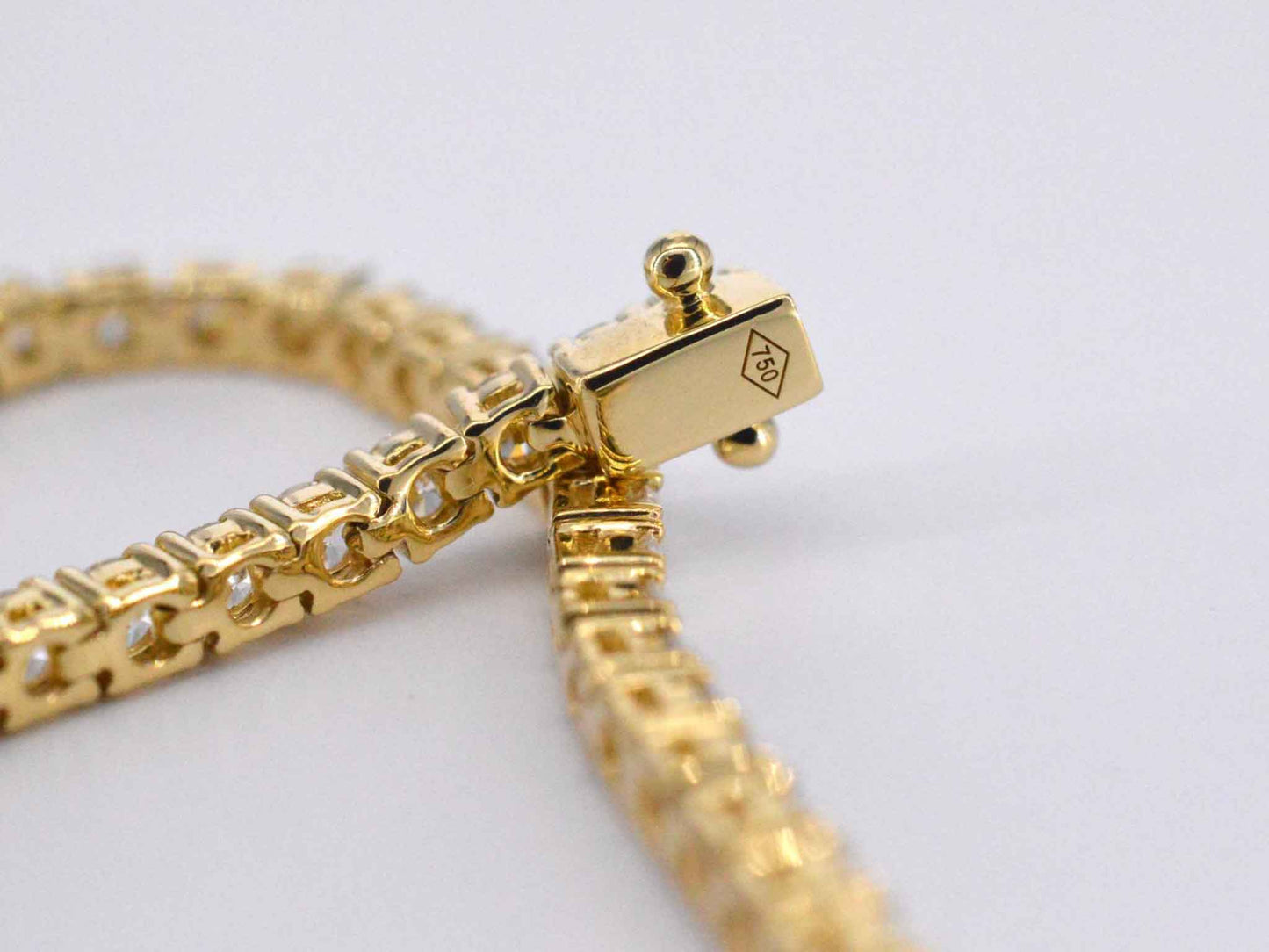 Gouden tennisarmband met 4.00 carat diamanten