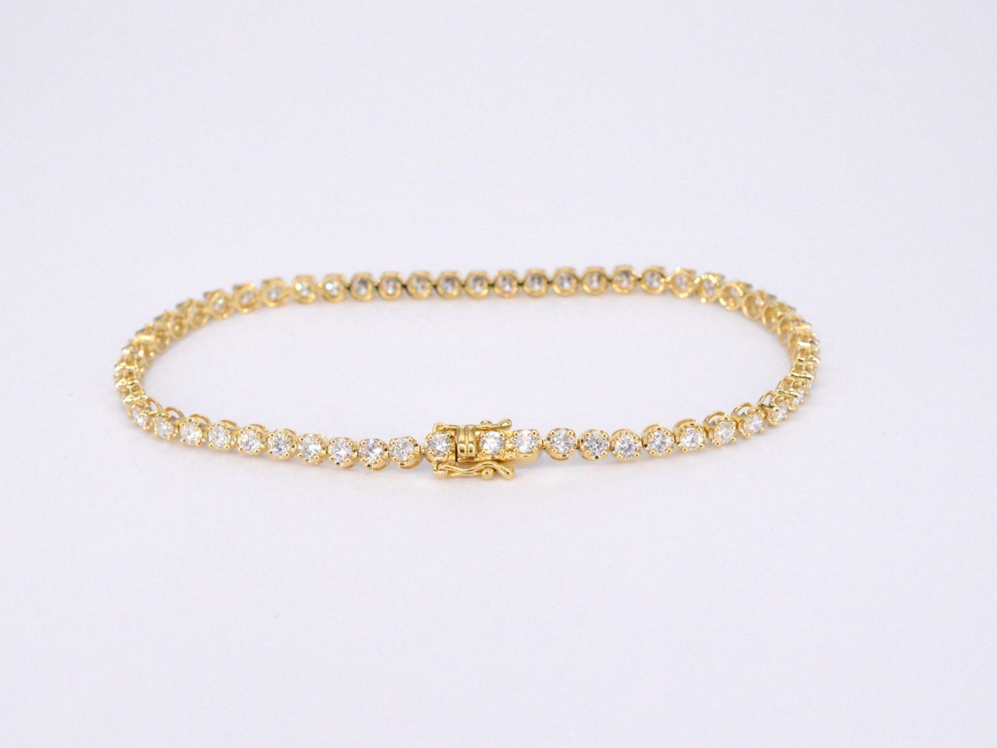 Gold tennis bracelet with 3.00 carat diamonds