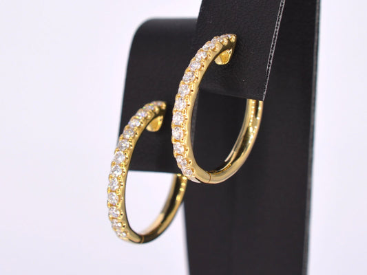 Gouden oorhangers met 26 diamanten