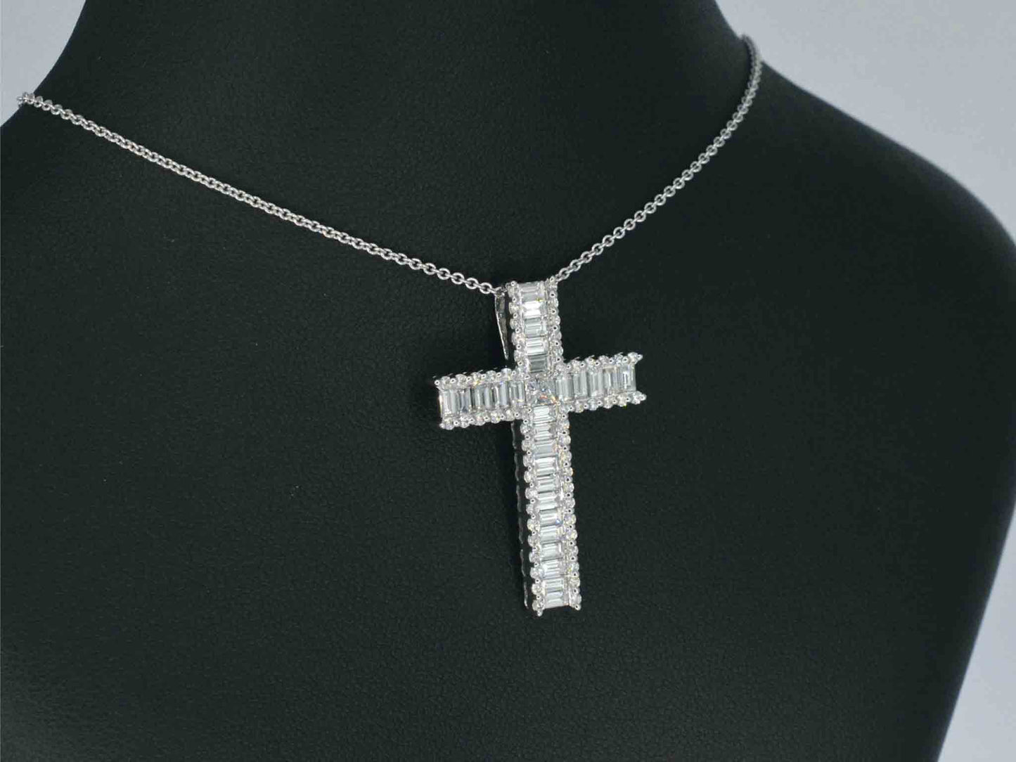 White gold cross pendant set with beautiful diamonds