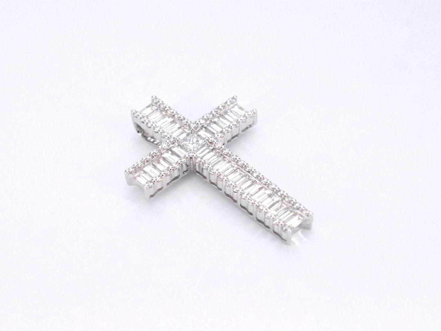 White gold cross pendant set with beautiful diamonds