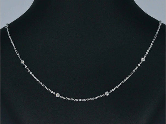Witgouden ketting met 8 briljant geslepen diamanten