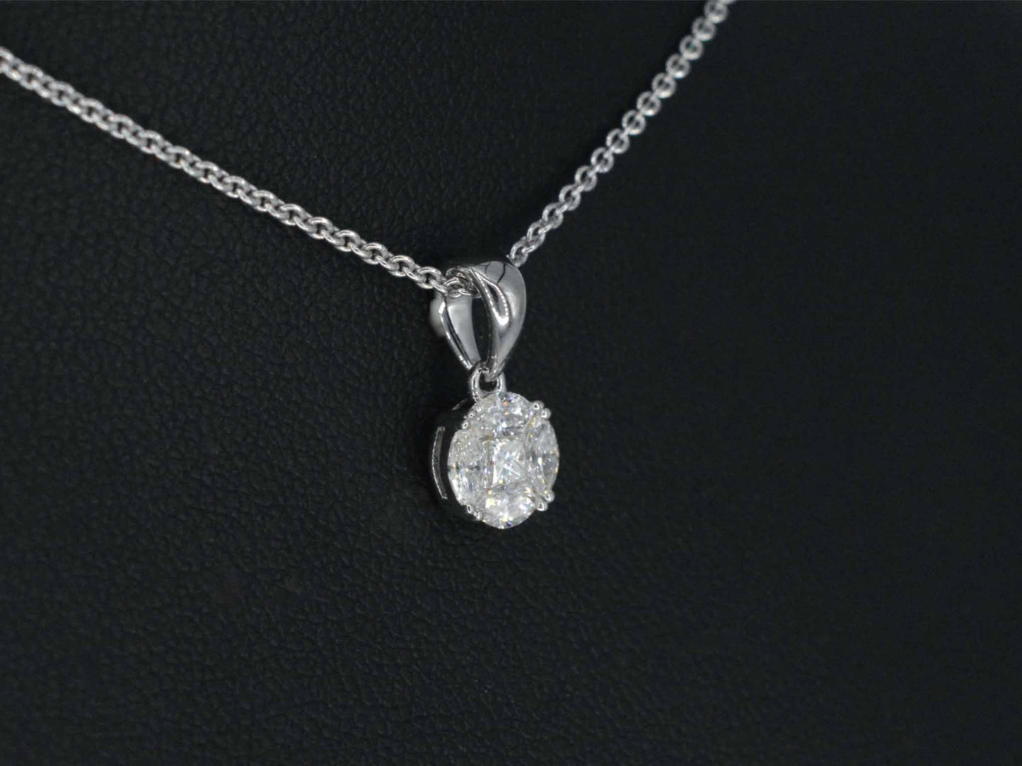 White gold pendant with prince and marquise cut natural diamonds