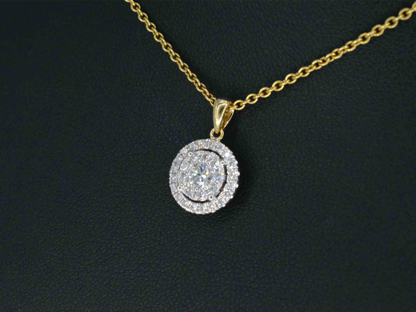 Goldanhänger mit Diamanten