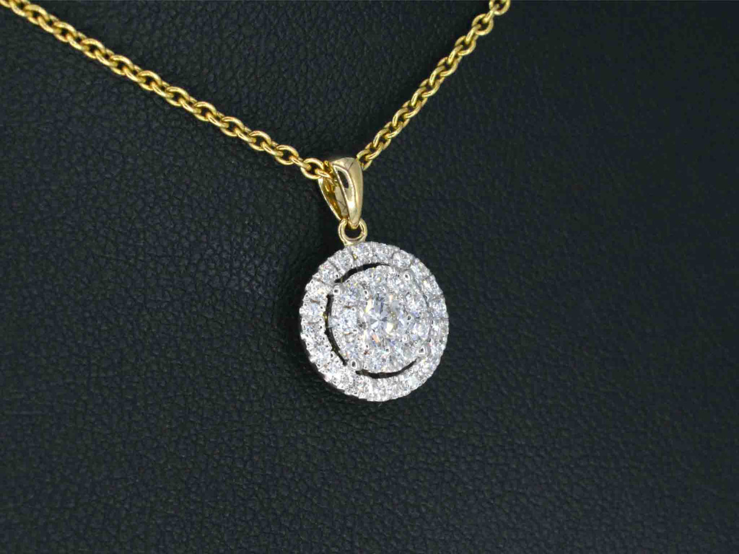 Goldanhänger mit Diamanten