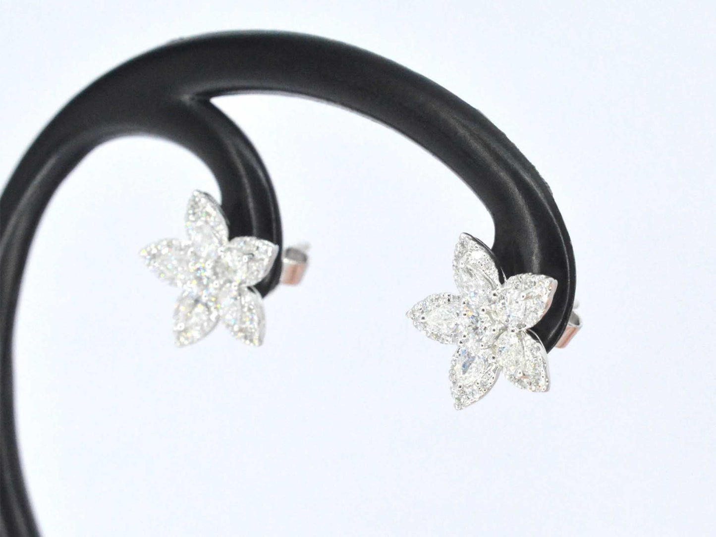 Weißgoldohrringe mit großen Diamanten 1,64 Karat