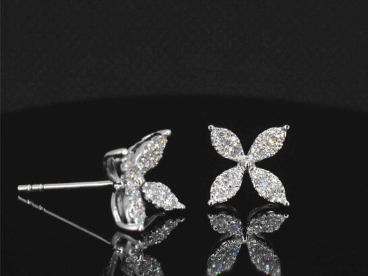 Witgouden diamanten oorbellen