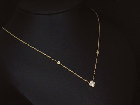 Gouden collier met diamanten hanger klaver vier