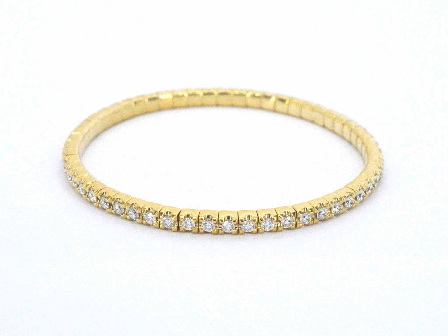 Gouden armband met briljant geslepen diamanten en een onzichtbare sluiting