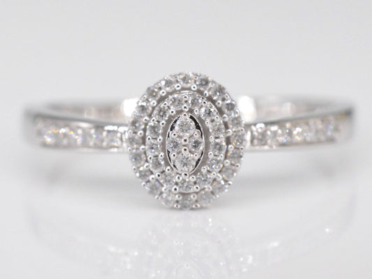 Witgouden entourage ring met diamanten 2004-5