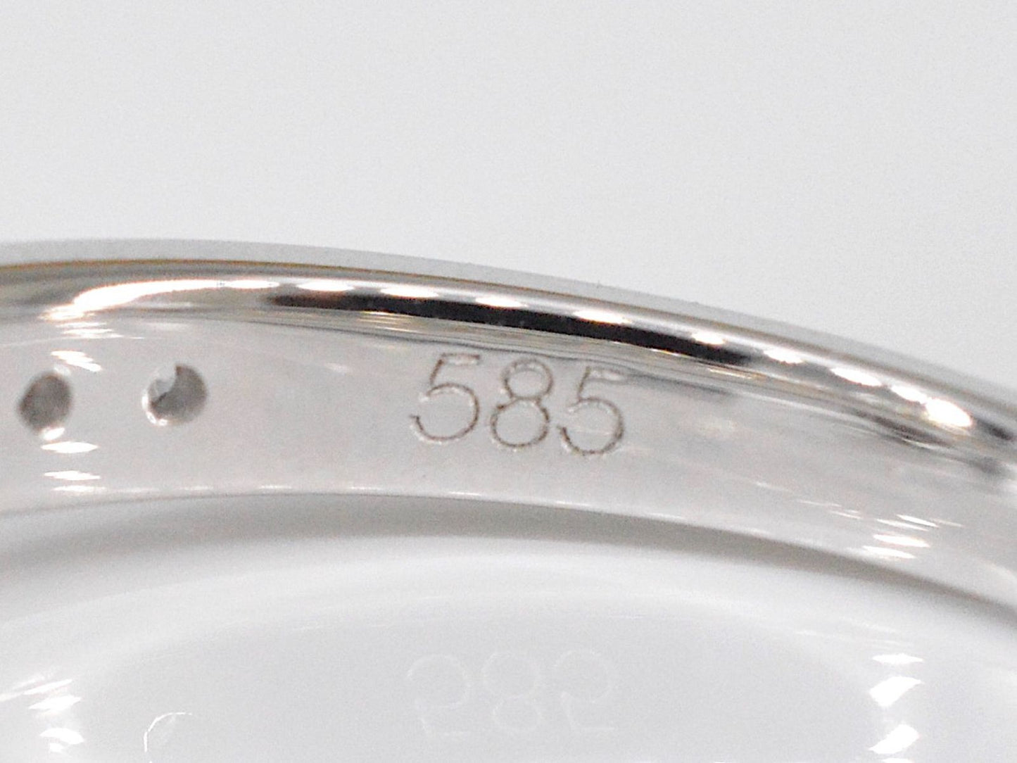 Witgouden entourage ring met diamanten 2006-2