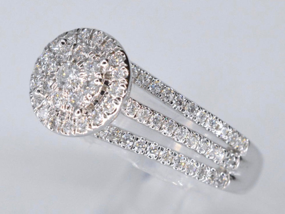 Witgouden entourage ring met diamanten 2009-2