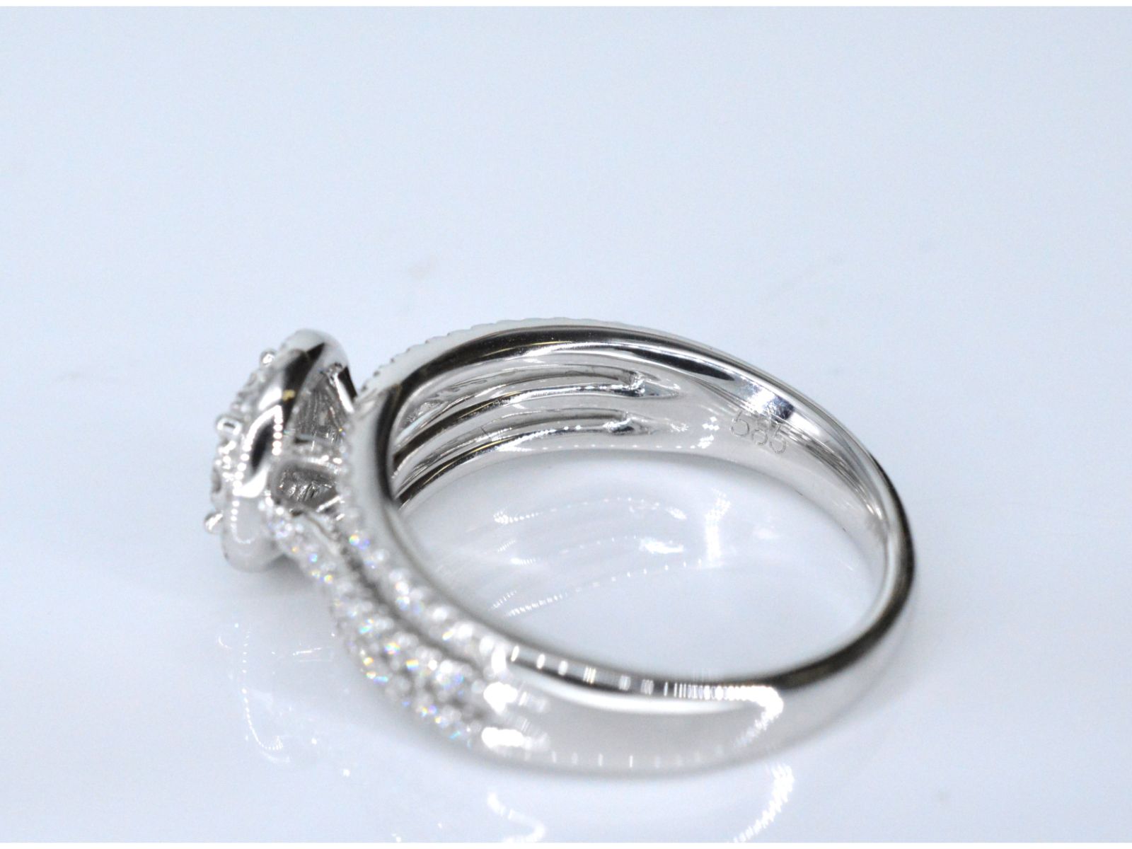 Witgouden entourage ring met diamanten 2009-6