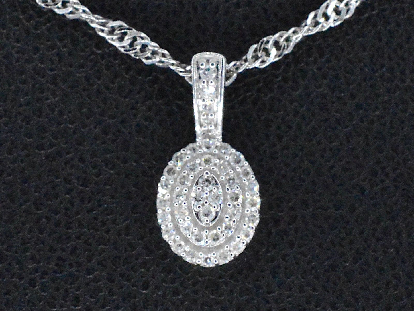 Witgouden hanger met diamanten 2028-5