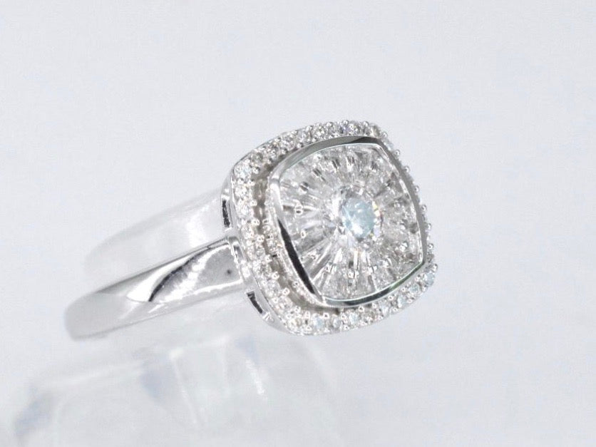 Witgouden entourage ring met diamanten