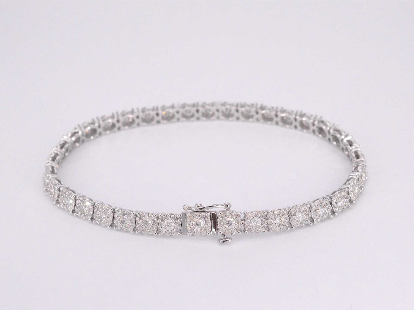 Witgouden tennisarmband met diamanten 5.50 carat