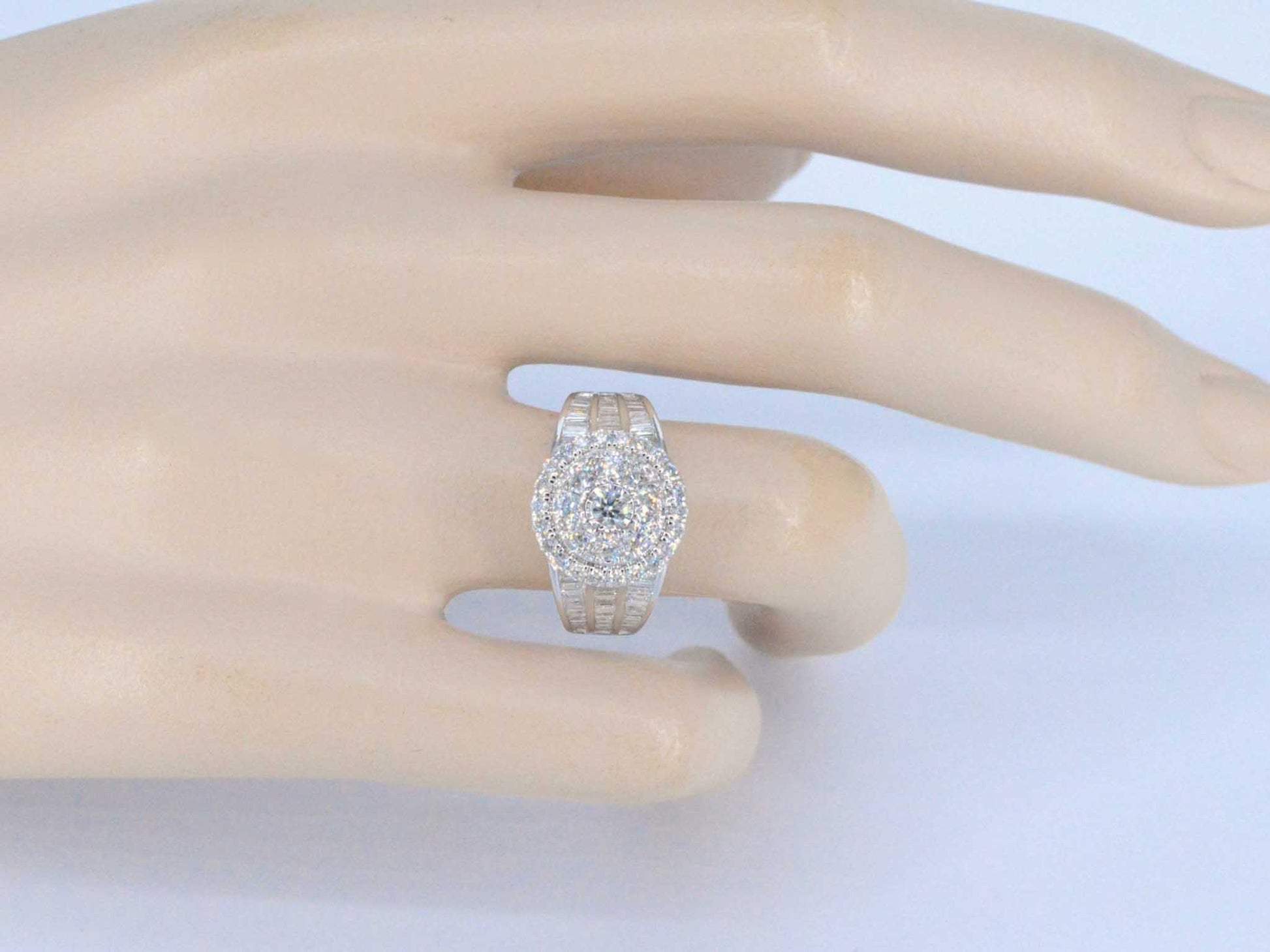 Witgouden entourage ring met diamanten 2041-4