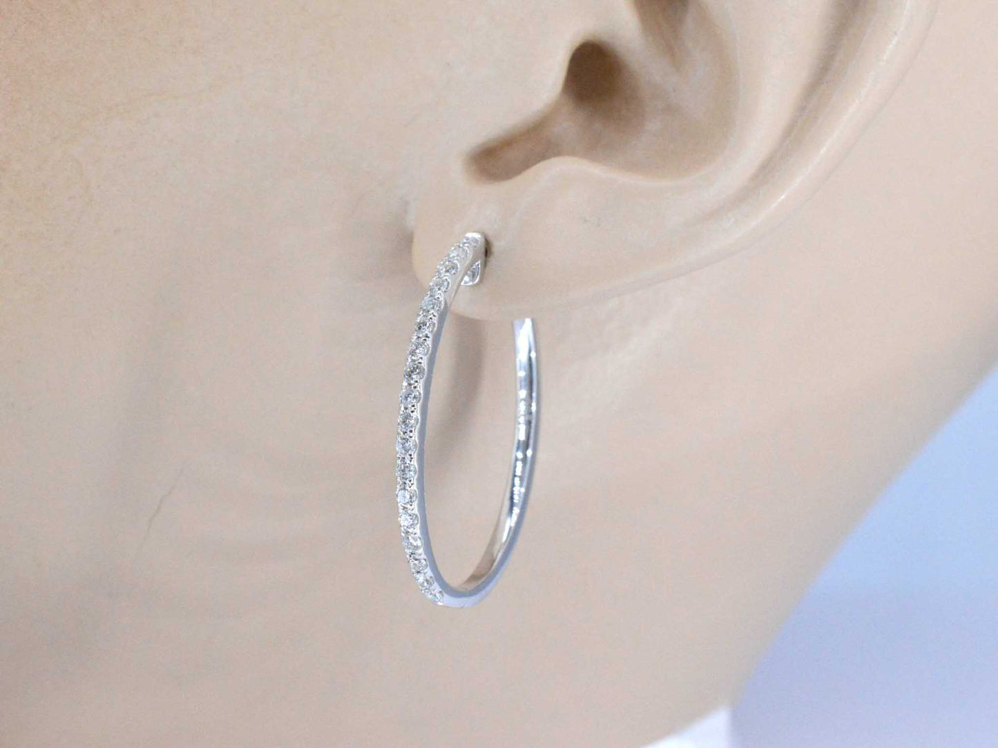 Witgouden creolen oorbellen met diamanten 2051-1