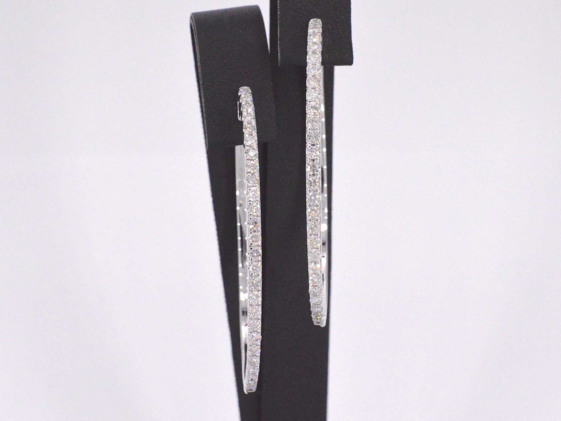 Witgouden creolen oorbellen met diamanten 2053-7